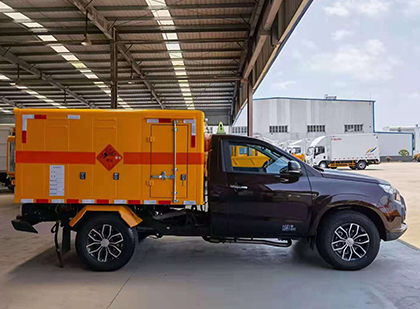 确山爆破器材运输车